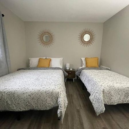 * Prime Place * Pet Friendly * King Bed * 더럼 외부 사진