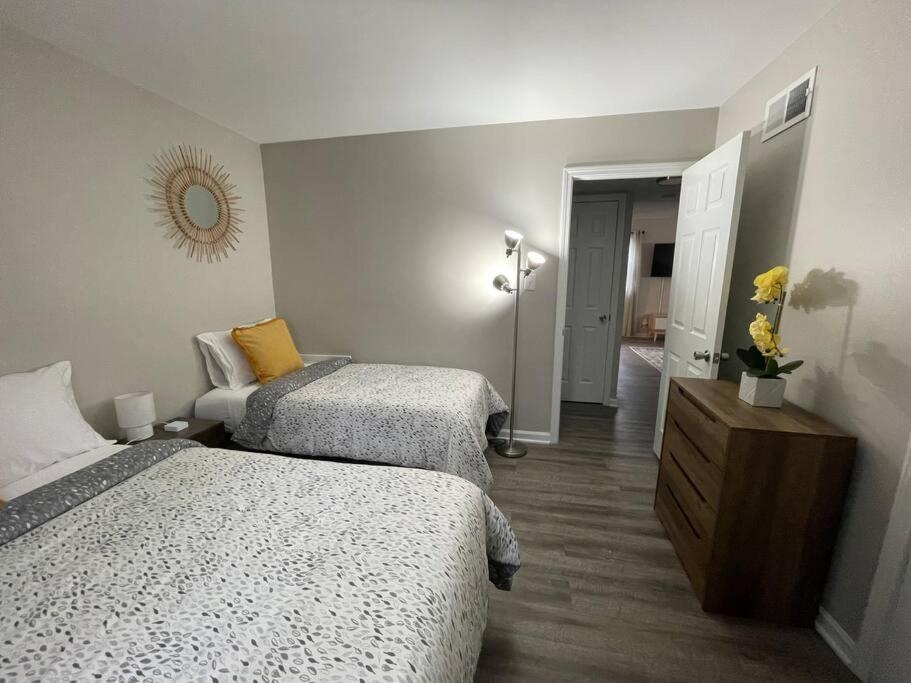 * Prime Place * Pet Friendly * King Bed * 더럼 외부 사진