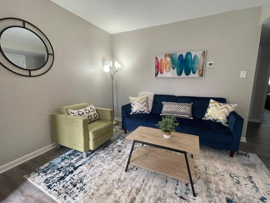 * Prime Place * Pet Friendly * King Bed * 더럼 외부 사진